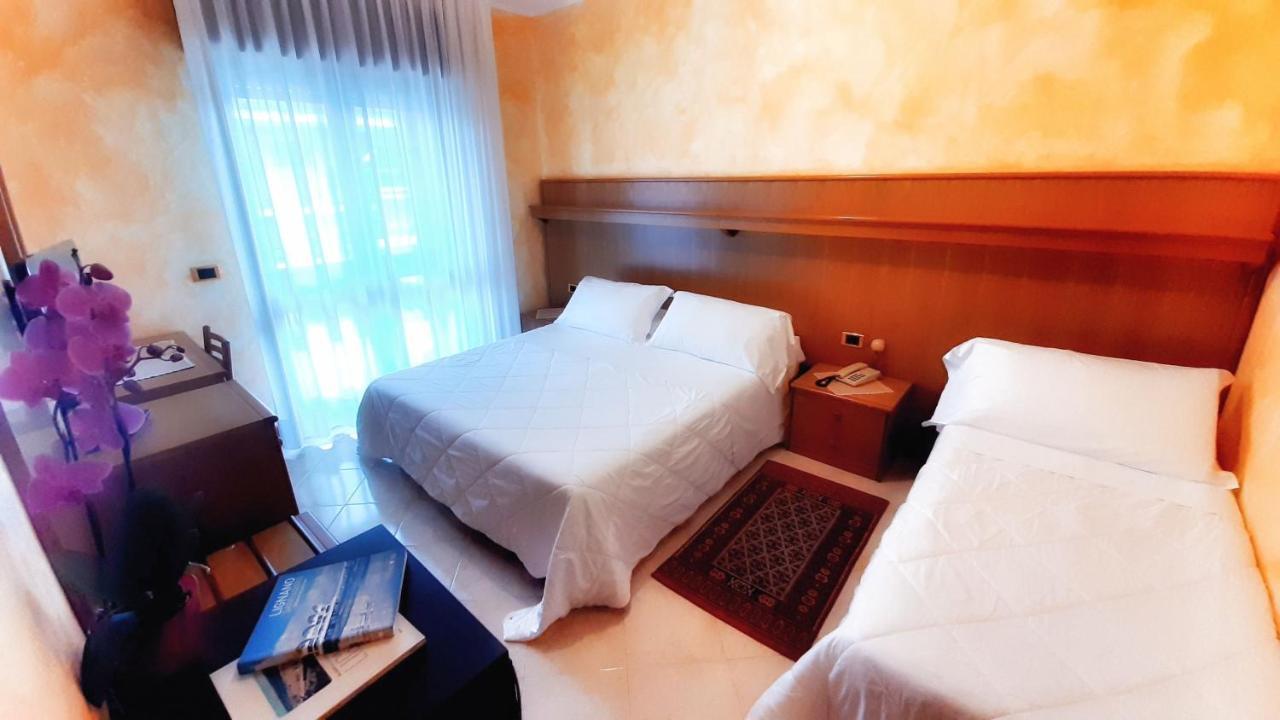 Hotel & Wellness Fra I Pini لينانو سابيادورو المظهر الخارجي الصورة