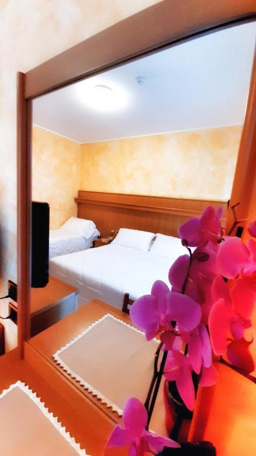 Hotel & Wellness Fra I Pini لينانو سابيادورو المظهر الخارجي الصورة