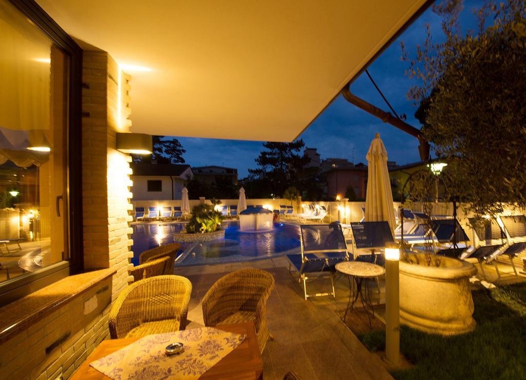 Hotel & Wellness Fra I Pini لينانو سابيادورو المظهر الخارجي الصورة
