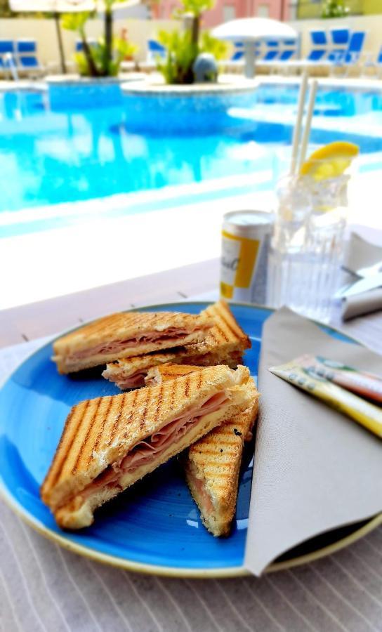 Hotel & Wellness Fra I Pini لينانو سابيادورو المظهر الخارجي الصورة