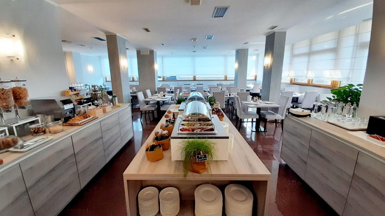 Hotel & Wellness Fra I Pini لينانو سابيادورو المظهر الخارجي الصورة