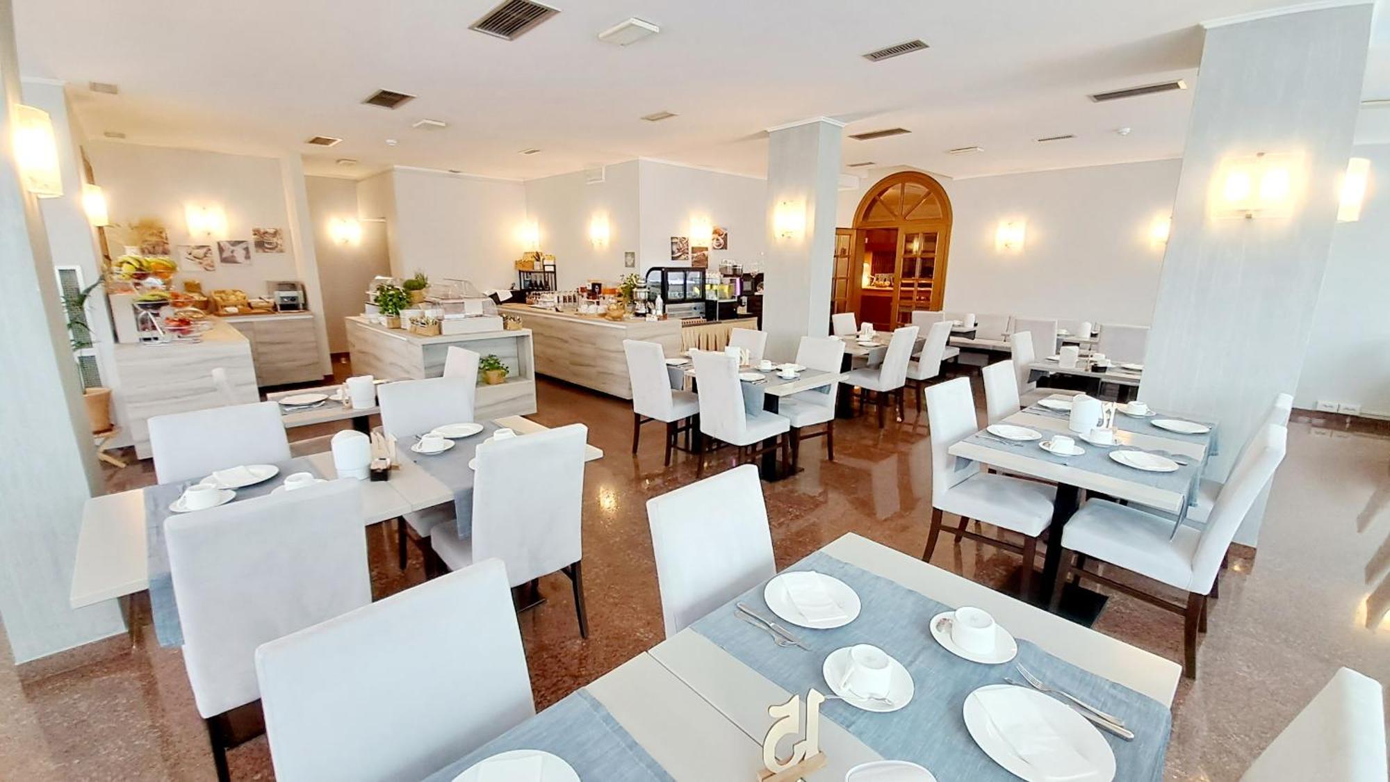 Hotel & Wellness Fra I Pini لينانو سابيادورو المظهر الخارجي الصورة