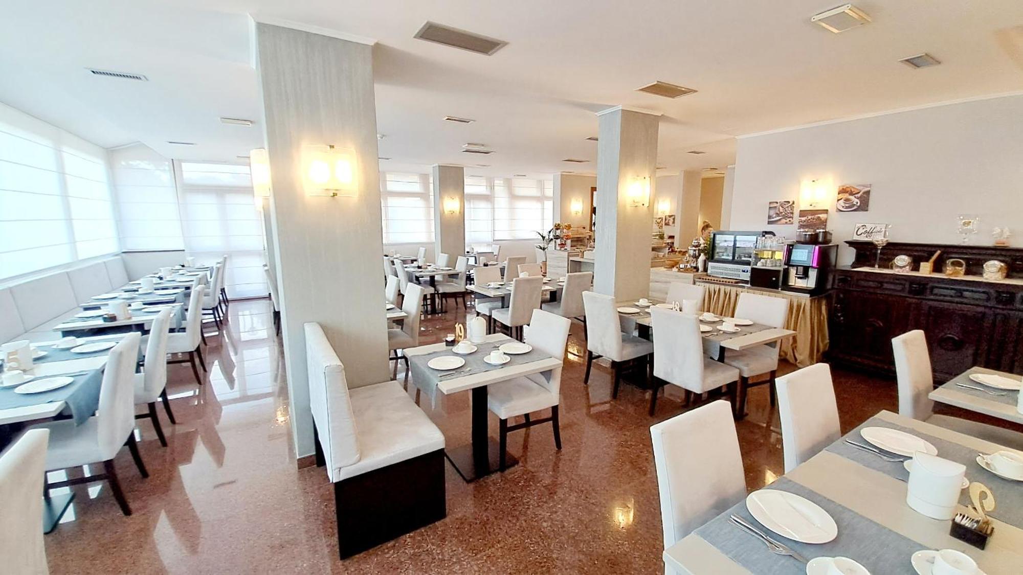 Hotel & Wellness Fra I Pini لينانو سابيادورو المظهر الخارجي الصورة
