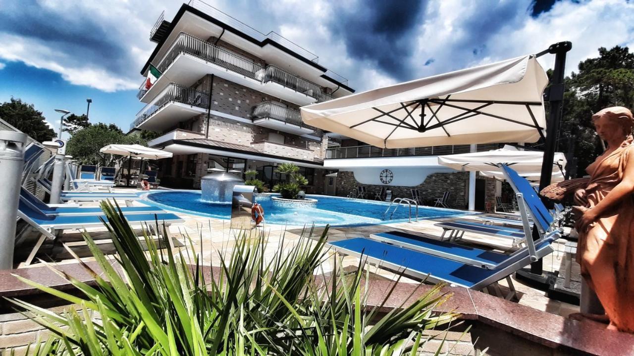 Hotel & Wellness Fra I Pini لينانو سابيادورو المظهر الخارجي الصورة