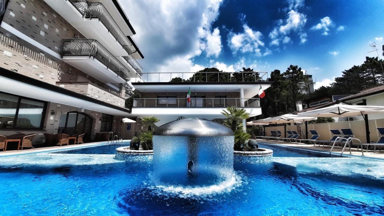 Hotel & Wellness Fra I Pini لينانو سابيادورو المظهر الخارجي الصورة