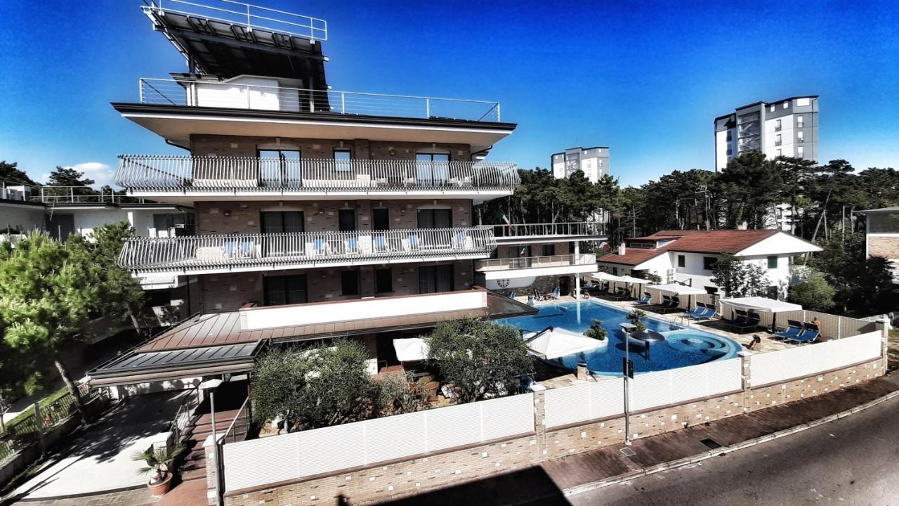 Hotel & Wellness Fra I Pini لينانو سابيادورو المظهر الخارجي الصورة